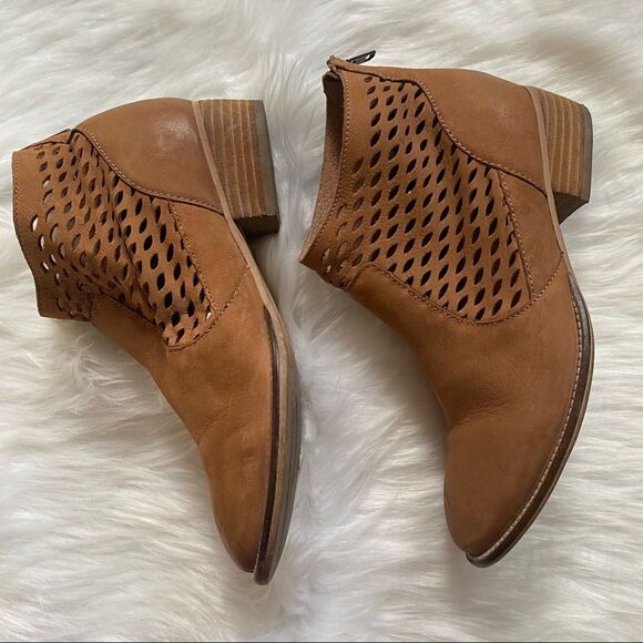 Seychelles Ankle Boots Bearing Laser Cut Bootie Tan Size 7 - Picture 2 of 8